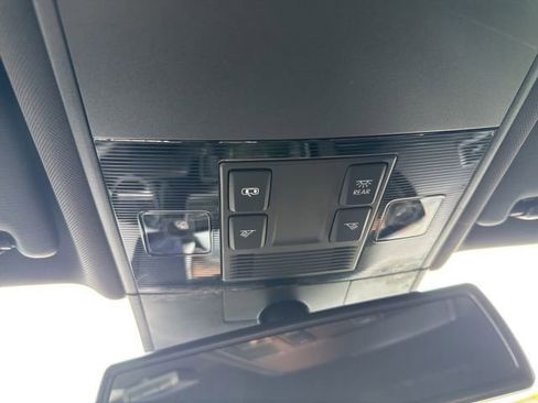 Used 2016 Volkswagen Golf R 4-Door AWD/4WD image 21