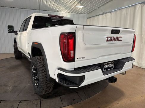 Used 2022 GMC Sierra 3500 AT4 w/ AT4 Preferred Package image 6