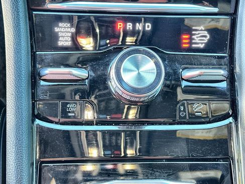 Used 2022 Jeep Grand Cherokee Overland image 16