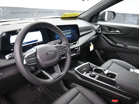 New 2026 Chevrolet Equinox LT w/ Convenience Package II image 17