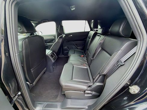 Used 2020 Volkswagen Atlas Cross Sport SE image 23