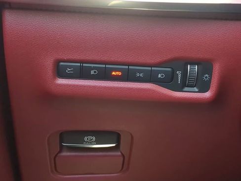 Used 2024 Jeep Wagoneer Launch Edition AWD/4WD image 30