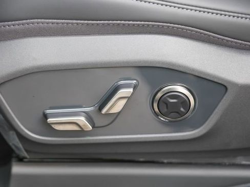 New 2026 Kia EV9 Wind image 22