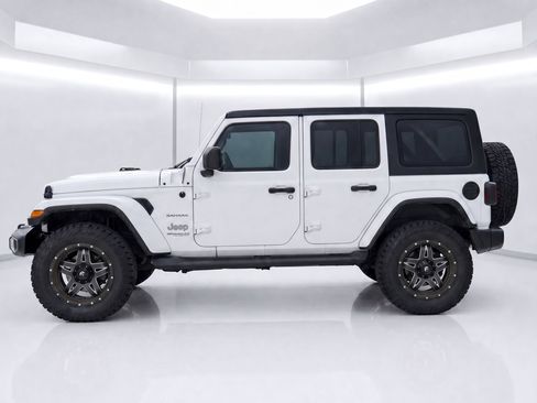 Used 2019 Jeep Wrangler Unlimited Sahara AWD/4WD image 6