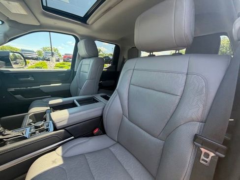 Used 2023 Toyota Tundra Limited AWD/4WD image 12