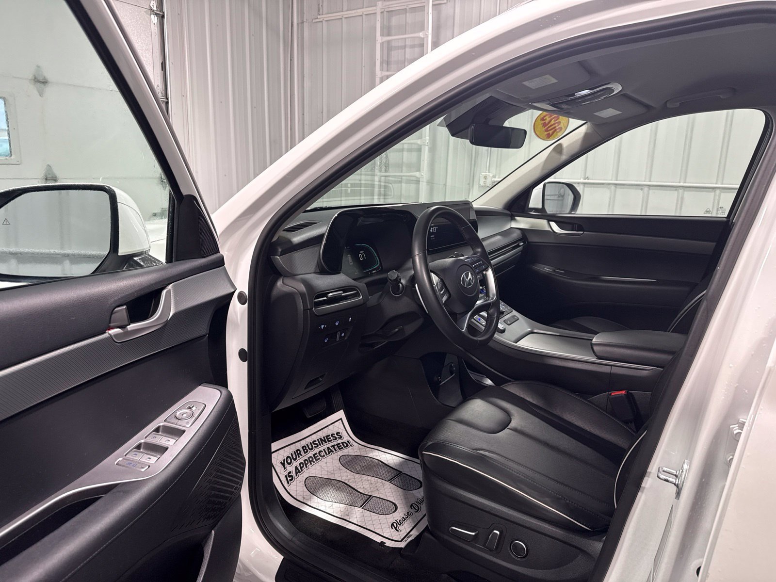 Used 2025 Hyundai Palisade SEL AWD/4WD image 25