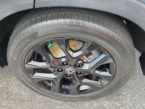 Certified 2024 Honda HR-V Sport image 8