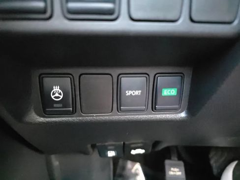 Used 2022 Nissan Rogue Sport SV FWD image 27
