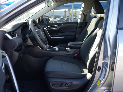 Used 2022 Toyota RAV4 XLE image 14