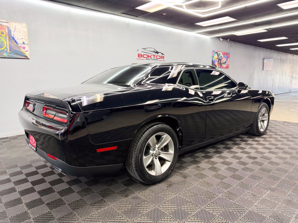 Used 2016 Dodge Challenger SXT RWD image 15