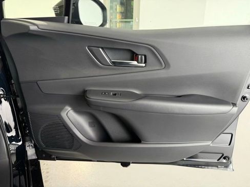 New 2025 Toyota Prius Plug-In Hybrid FWD image 34