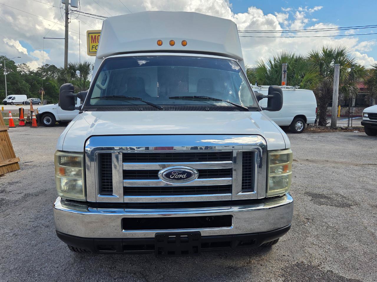 Used 2011 Ford E-350 and Econoline 350 Super Duty w/ PWR Locks & Windows Group RWD image 9