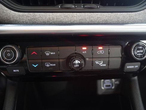 Used 2022 Jeep Compass Latitude FWD image 21