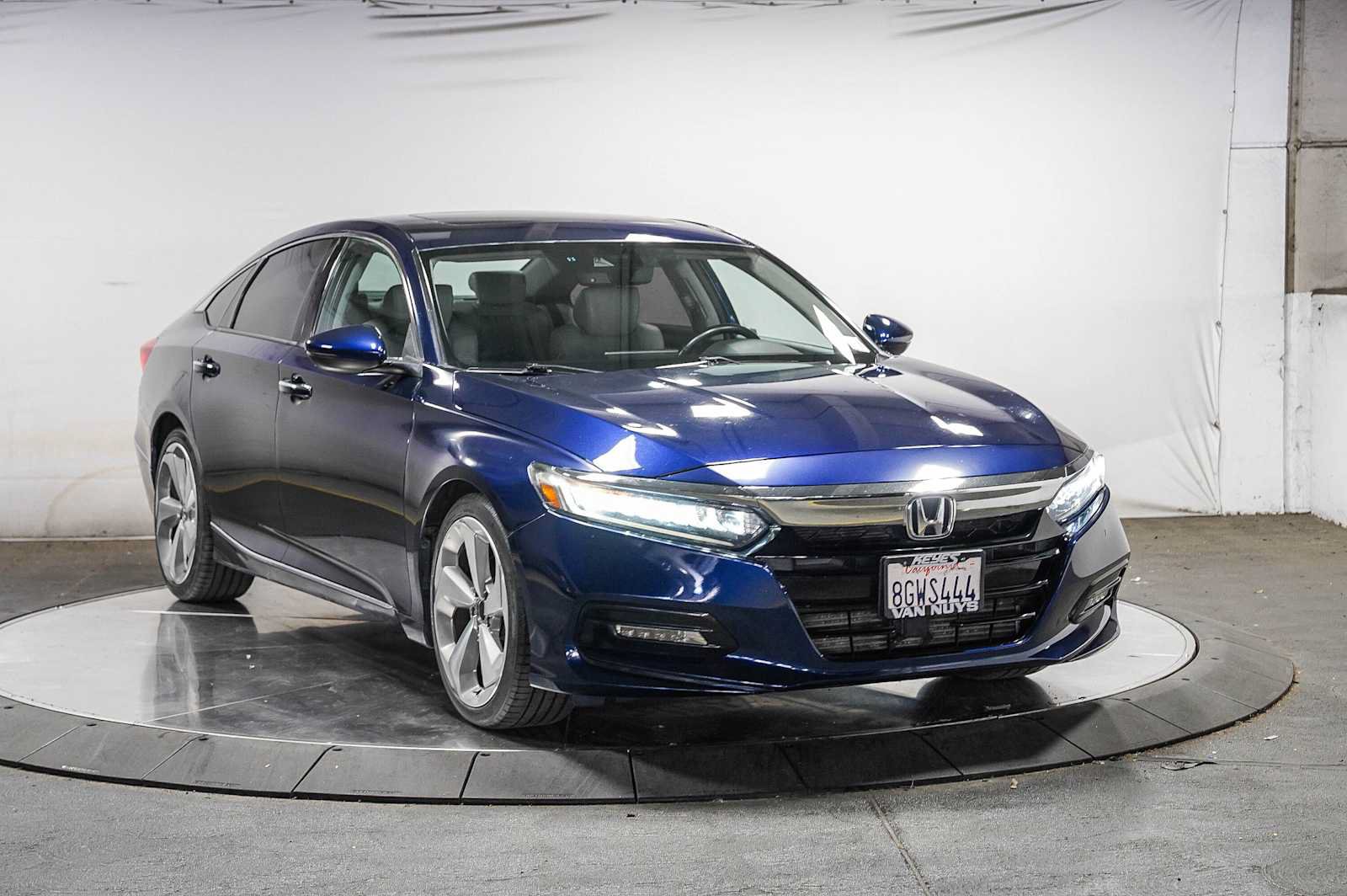 Used 2018 Honda Accord Touring image 5