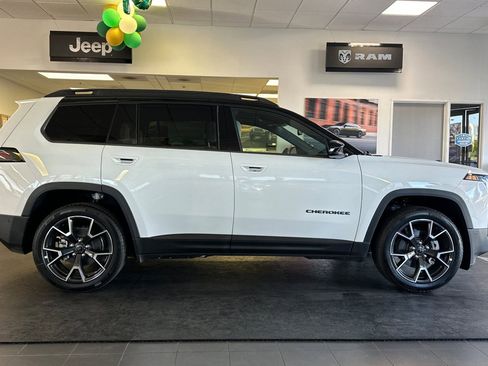 New 2026 Jeep Cherokee Overland AWD/4WD image 2