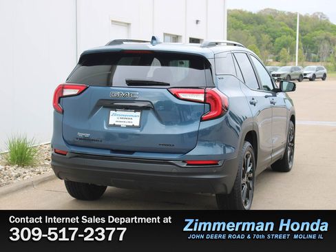 Used 2024 GMC Terrain SLE w/ Driver Convenience Package AWD/4WD image 2