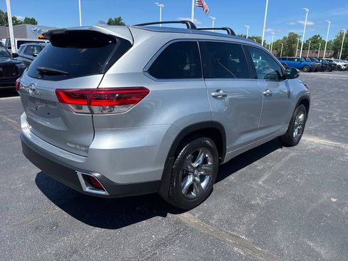 Used 2017 Toyota Highlander Limited Platinum AWD/4WD image 7