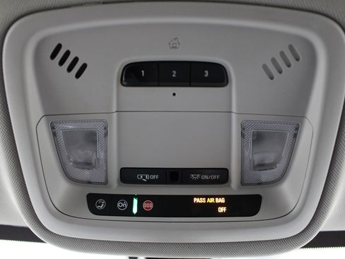 Used 2019 Chevrolet Traverse LT FWD image 20