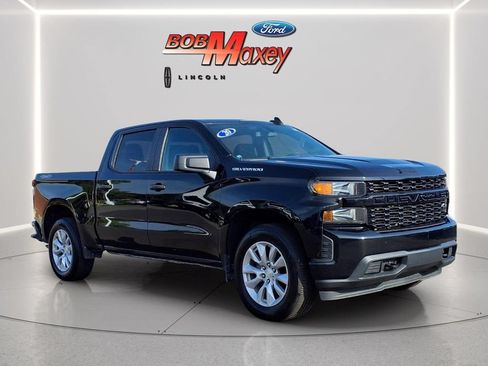 Used 2020 Chevrolet Silverado 1500 Custom w/ Custom Value Package AWD/4WD image 3