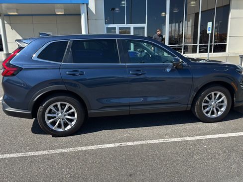 Used 2023 Honda CR-V EX image 6