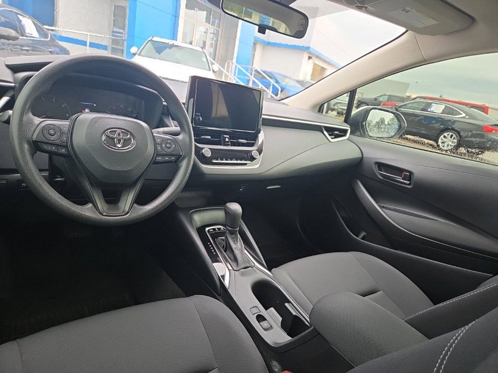 Used 2023 Toyota Corolla LE FWD image 11