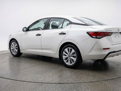 Used 2025 Nissan Sentra S image 6