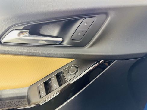 Used 2025 Chevrolet Equinox ACTIV w/ Safety and Technology Package FWD image 7