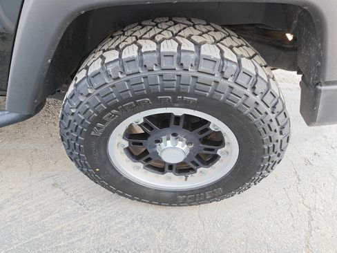 Used 2017 Jeep Wrangler Sport AWD/4WD image 12