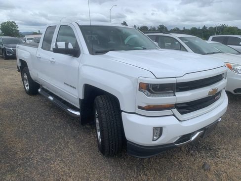 Used 2018 Chevrolet Silverado 1500 LT w/ All Star Edition AWD/4WD image 5