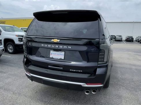 New 2025 Chevrolet Suburban Premier image 9