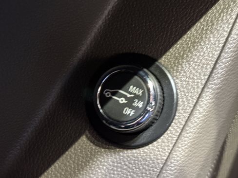 Used 2020 Chevrolet Traverse LT w/ LT Premium Package image 36