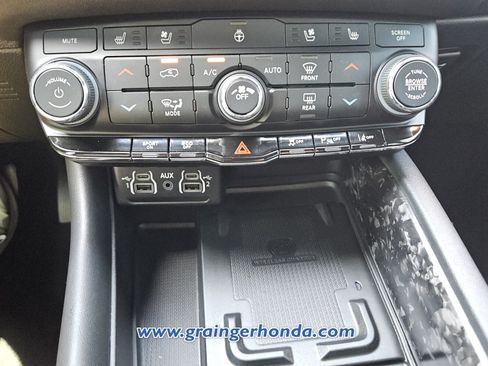 Used 2024 Dodge Durango R/T RWD image 17