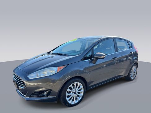 Used 2017 Ford Fiesta Titanium image 4