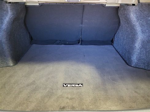 Used 2021 Nissan Versa SV image 14