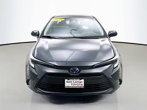 Used 2023 Toyota Corolla LE image 2