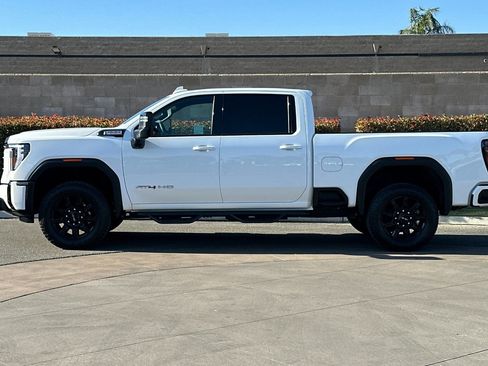 Certified 2025 GMC Sierra 2500 AT4 AWD/4WD image 7