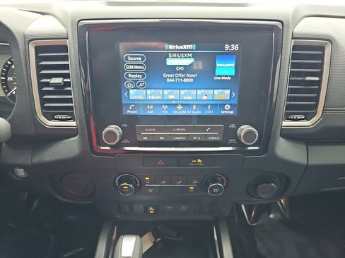 Used 2022 Nissan Frontier SV w/ Technology Package RWD image 17