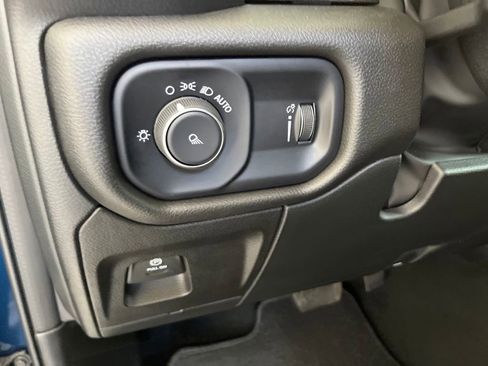 New 2023 RAM 1500 Big Horn image 40