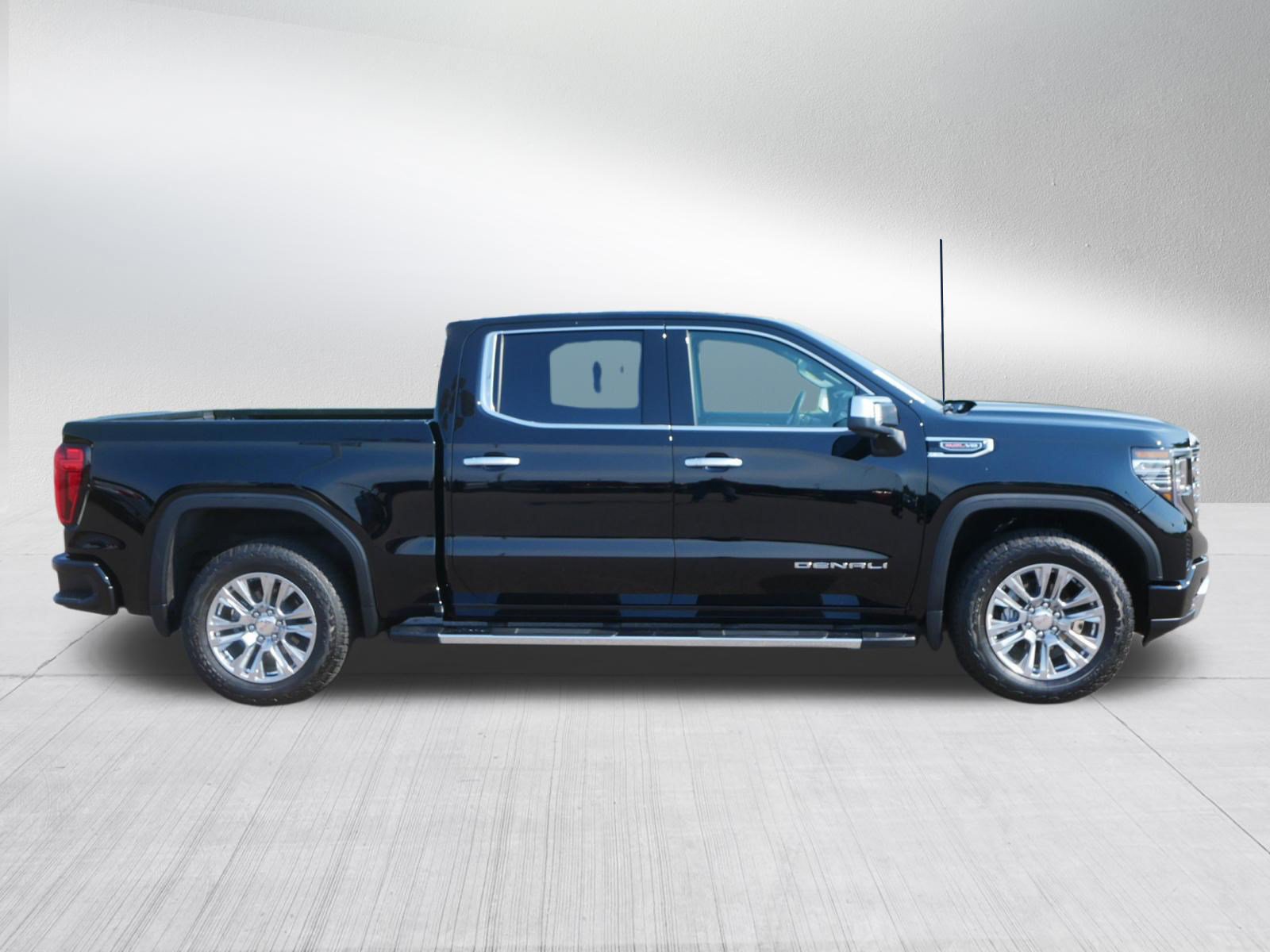 Used 2026 GMC Sierra 1500 Denali w/ Technology Package AWD/4WD image 8