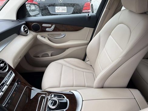 Used 2019 Mercedes-Benz GLC 300 image 15
