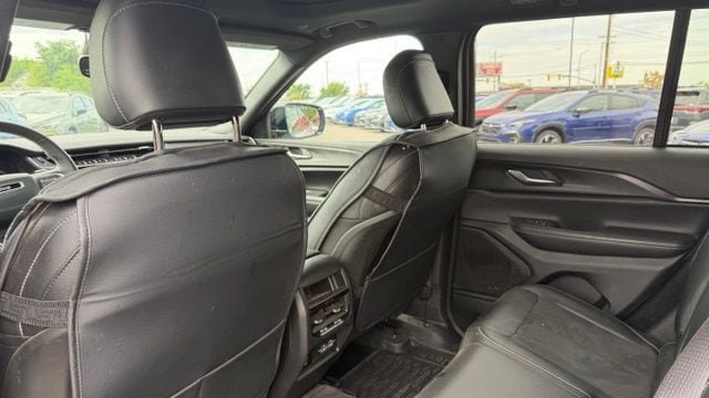 Used 2024 Jeep Grand Cherokee Altitude AWD/4WD image 15