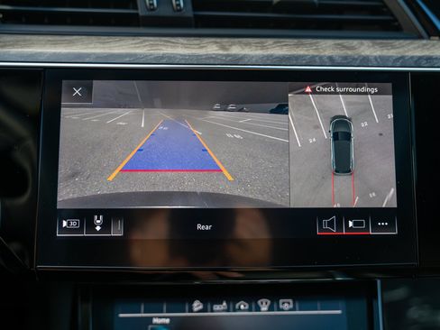Used 2019 Audi e-tron Prestige w/ Prestige Package AWD/4WD image 16