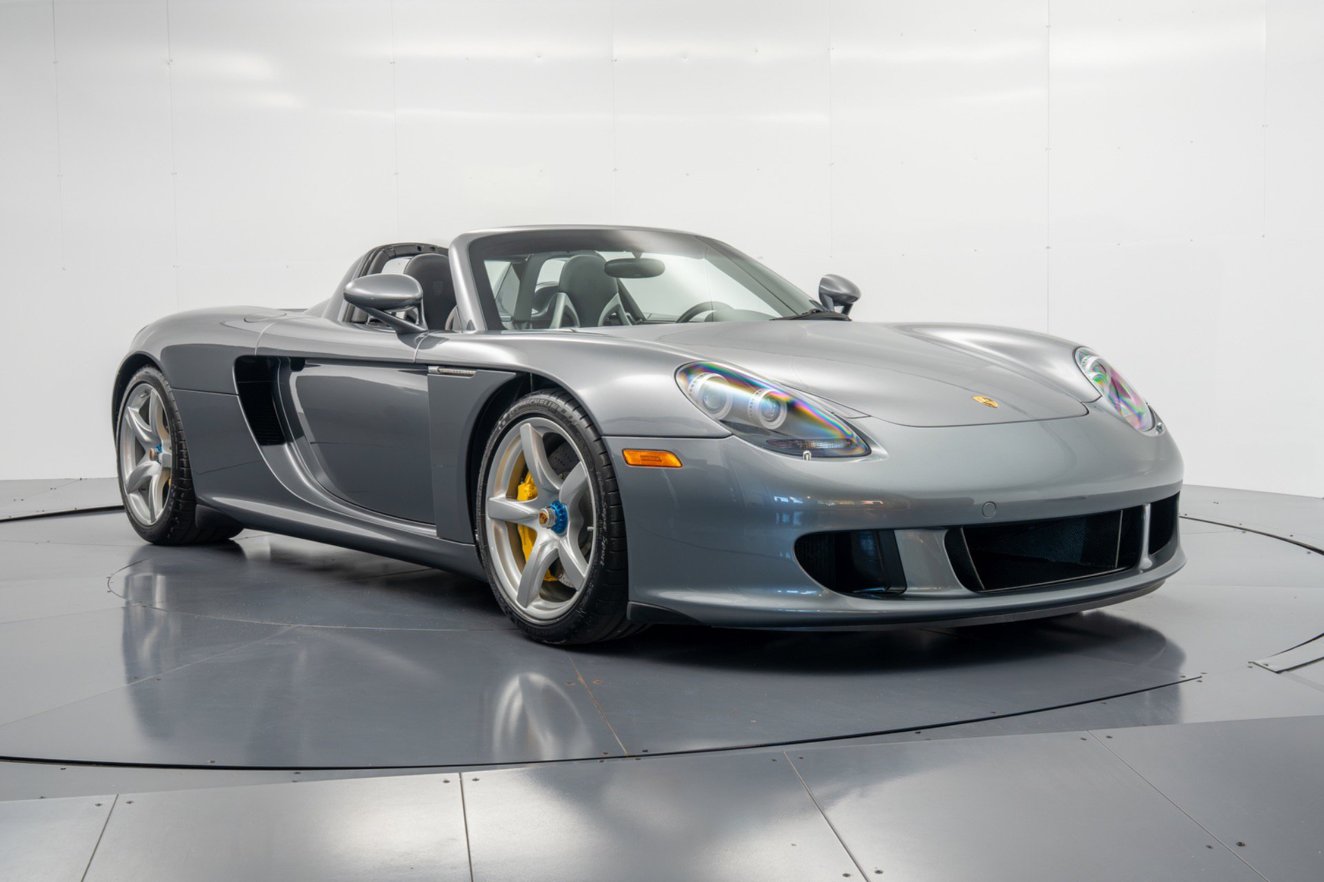 Used 2004 Porsche Carrera GT RWD image 57