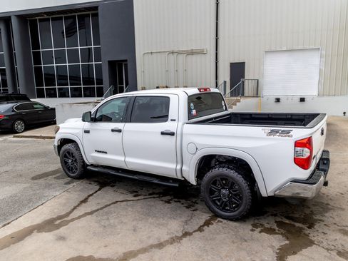 Used 2018 Toyota Tundra SR5 image 10