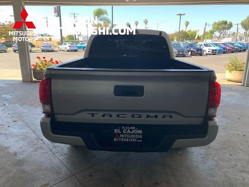 Used 2022 Toyota Tacoma SR image 4