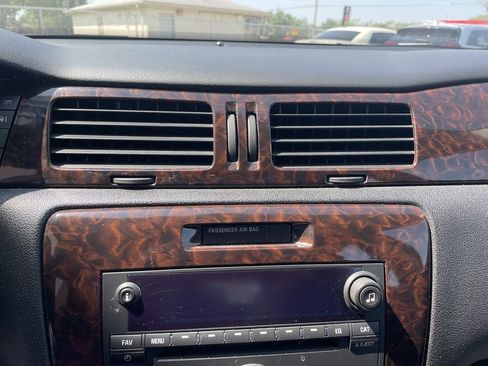 Used 2014 Chevrolet Impala LT w/ LT Sunroof Package image 15