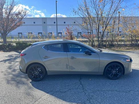 Used 2024 MAZDA MAZDA3 s image 11