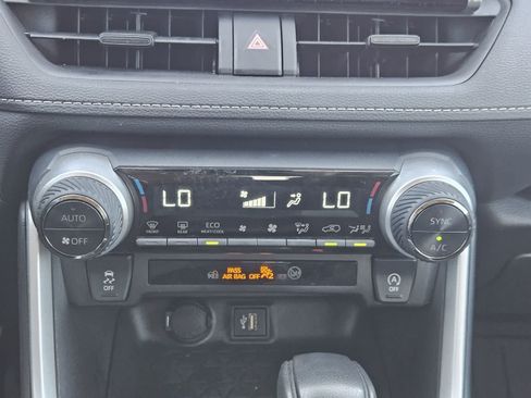 Used 2024 Toyota RAV4 XLE FWD image 17