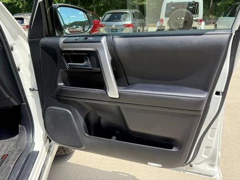 Used 2023 Toyota 4Runner Limited AWD/4WD image 88