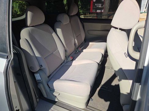 Used 2016 Kia Sedona LX w/ LX Convenience Package FWD image 24